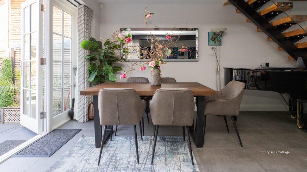 Luxury 3 bedroom modern property on Chichester’s North Street with private parking.